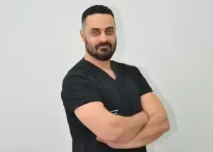 دكتور معتز ربيع اختصاصي جراحة التجميل