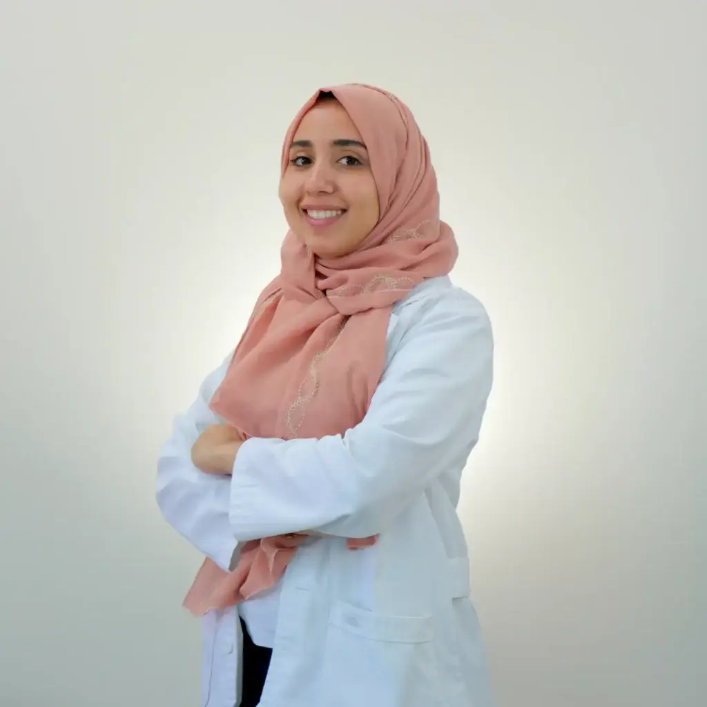 دكتورة أسرار نوح طبيب أسنان عام