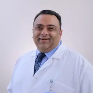 دكتور خالد عمر عزوز الأبرق استشاري جراحة الأذن والأنف والحنجرة