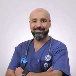 دكتور إبراهيم الزميلي طبيب طوارئ