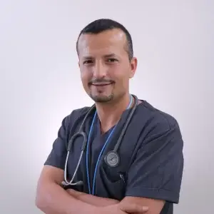 دكتور مهند عطا محمد ابو عنزة طبيب طوارئ