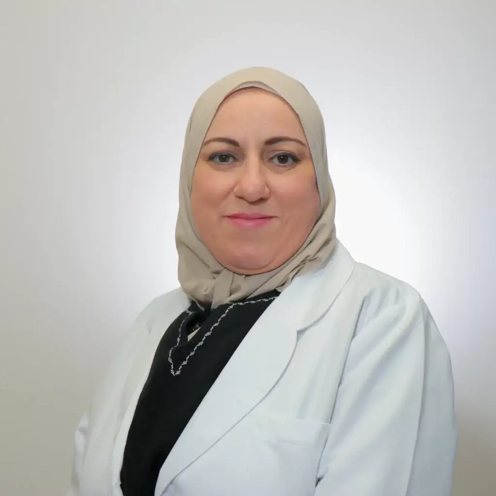 دكتورة هند عمر طبيبة أسنان