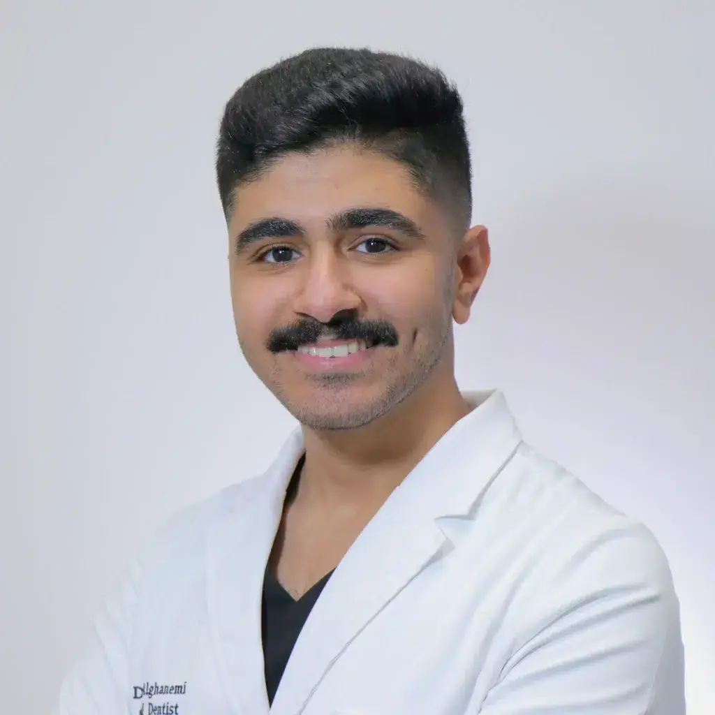 دكتور عبد المجيد غازي الغانمي طبيب أسنان عام