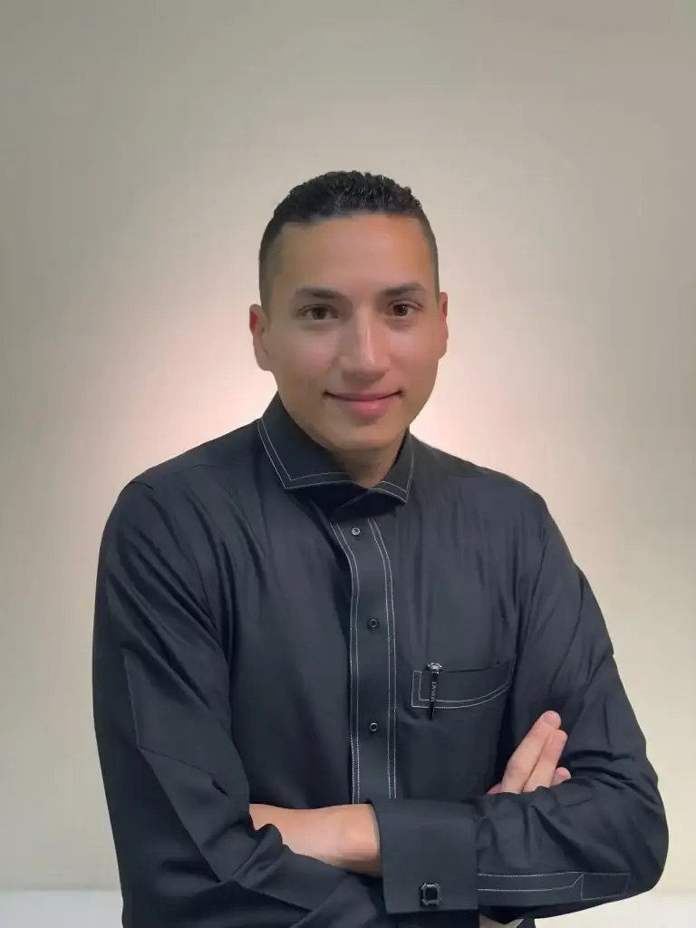 دكتور هاشم أبو خشبة طبيب أنف وأذن وحنجرة